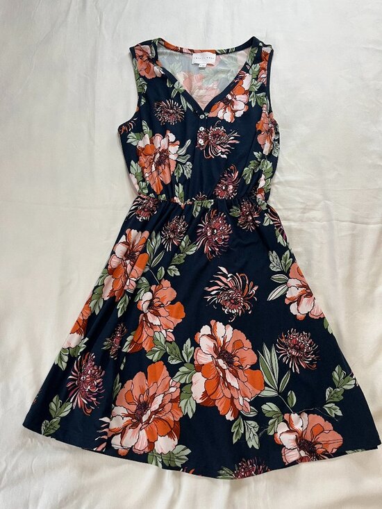 French Grey Dresses & Skirts - French Grey Navy Floral Print Sleeveless Dress